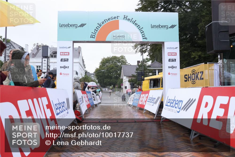 30.08.2026 - Blankeneser Heldenlauf Lena Gebhardt http://msf.ph/oto/10017737 30.08.2026 09:20:50 Ziel  meine-sportfotos.de