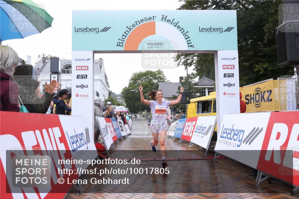 30.08.2026 - Blankeneser Heldenlauf Lena Gebhardt http://msf.ph/oto/10017805 30.08.2026 09:22:19 Ziel 3520, 3585, 3674, 3711 meine-sportfotos.de