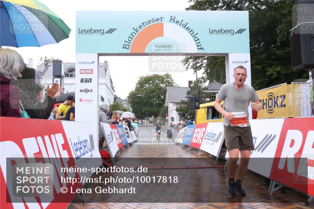 30.08.2026 - Blankeneser Heldenlauf Lena Gebhardt http://msf.ph/oto/10017818 30.08.2026 09:22:21 Ziel 3520, 3585, 3674, 3711, 3712 meine-sportfotos.de