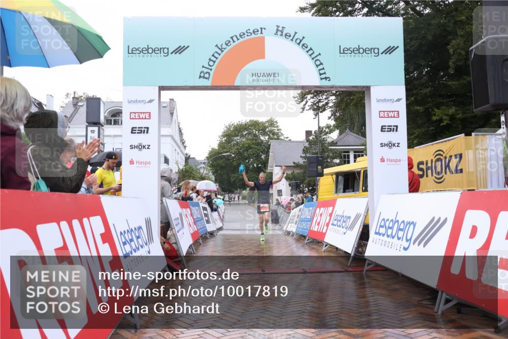 30.08.2026 - Blankeneser Heldenlauf Lena Gebhardt http://msf.ph/oto/10017819 30.08.2026 09:22:24 Ziel 3520, 3674, 3711, 3712 meine-sportfotos.de