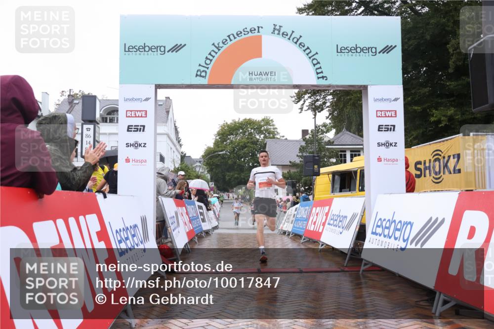 30.08.2026 - Blankeneser Heldenlauf Lena Gebhardt http://msf.ph/oto/10017847 30.08.2026 09:22:46 Ziel 3509, 3525, 3609 meine-sportfotos.de