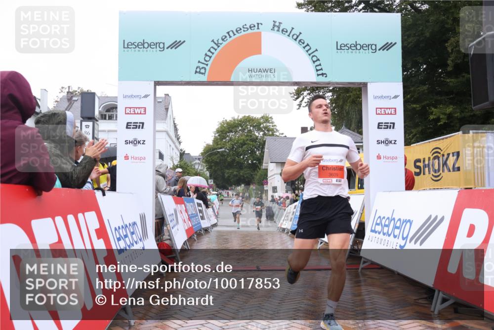 30.08.2026 - Blankeneser Heldenlauf Lena Gebhardt http://msf.ph/oto/10017853 30.08.2026 09:22:47 Ziel 3509, 3525, 3609, 3666 meine-sportfotos.de