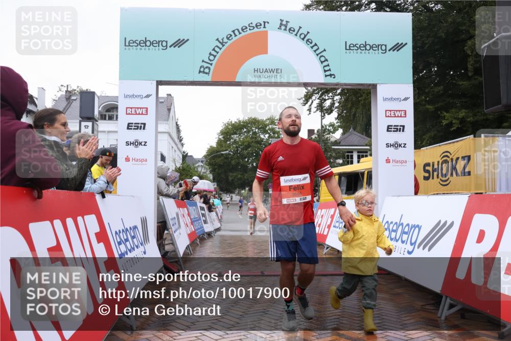 30.08.2026 - Blankeneser Heldenlauf Lena Gebhardt http://msf.ph/oto/10017900 30.08.2026 09:23:28 Ziel 3685, 3694 meine-sportfotos.de