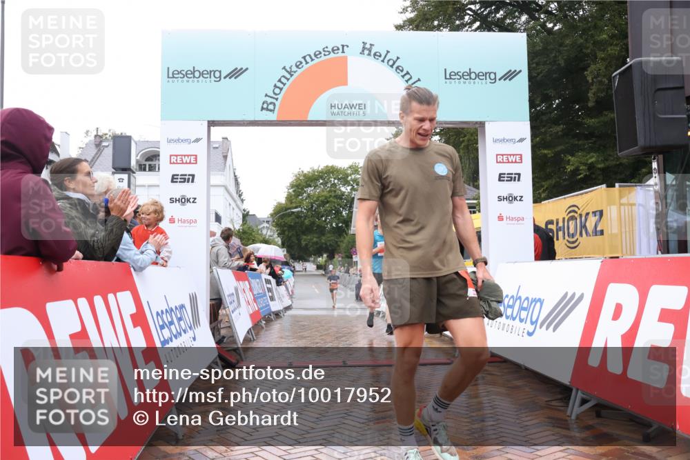 30.08.2026 - Blankeneser Heldenlauf Lena Gebhardt http://msf.ph/oto/10017952 30.08.2026 09:24:14 Ziel 3556, 3567 meine-sportfotos.de