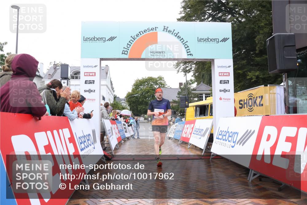 30.08.2026 - Blankeneser Heldenlauf Lena Gebhardt http://msf.ph/oto/10017962 30.08.2026 09:24:20 Ziel 3542, 3567 meine-sportfotos.de
