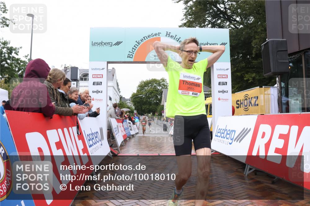 30.08.2026 - Blankeneser Heldenlauf Lena Gebhardt http://msf.ph/oto/10018010 30.08.2026 09:25:05 Ziel 3565, 3587 meine-sportfotos.de