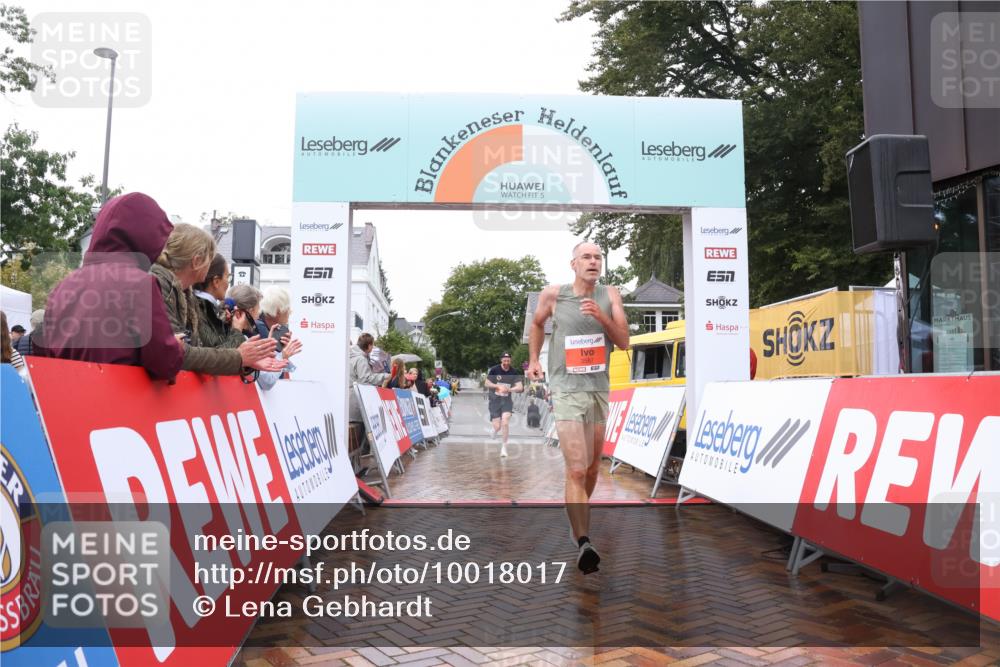 30.08.2026 - Blankeneser Heldenlauf Lena Gebhardt http://msf.ph/oto/10018017 30.08.2026 09:25:10 Ziel 3565, 3583, 3587 meine-sportfotos.de