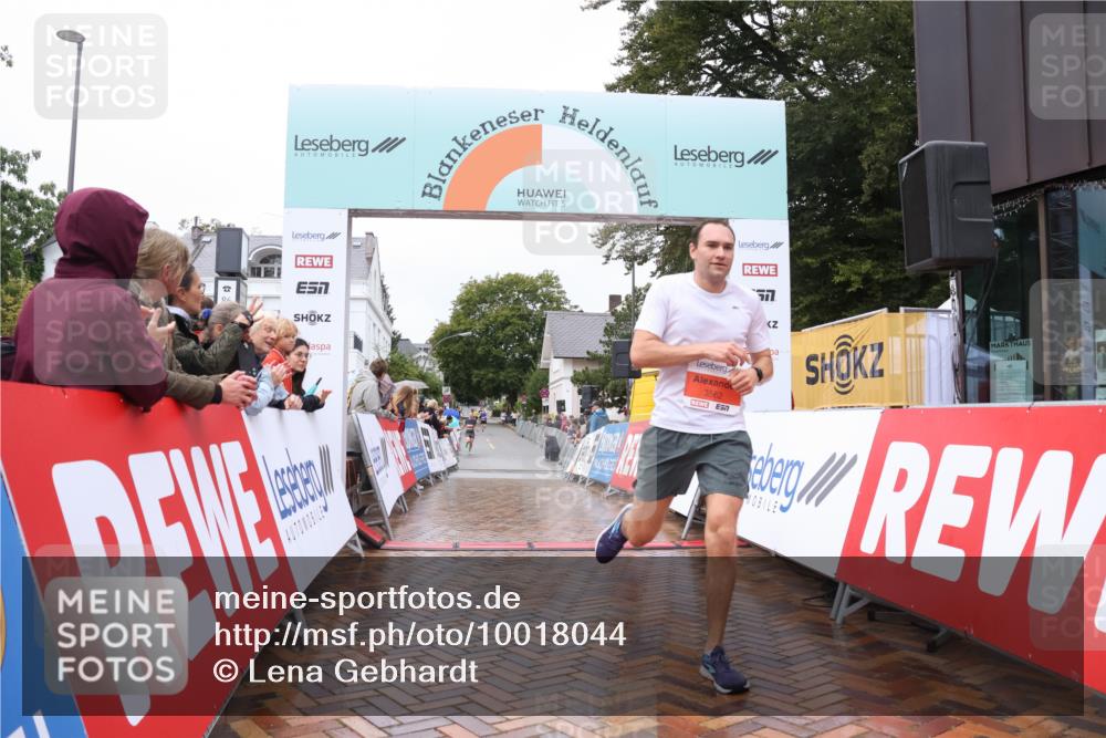30.08.2026 - Blankeneser Heldenlauf Lena Gebhardt http://msf.ph/oto/10018044 30.08.2026 09:25:47 Ziel 3559, 3562 meine-sportfotos.de