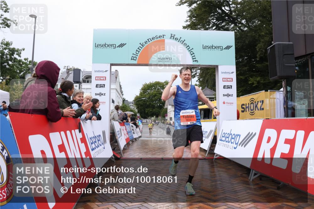 30.08.2026 - Blankeneser Heldenlauf Lena Gebhardt http://msf.ph/oto/10018061 30.08.2026 09:26:01 Ziel 3571, 3633 meine-sportfotos.de
