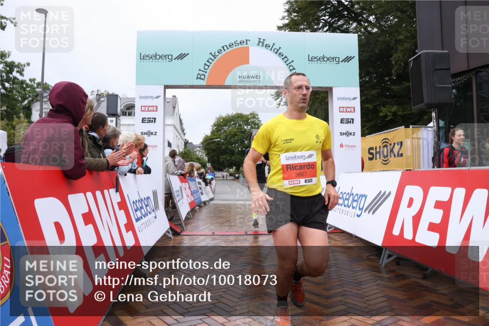 30.08.2026 - Blankeneser Heldenlauf Lena Gebhardt http://msf.ph/oto/10018073 30.08.2026 09:26:08 Ziel 3667, 3698 meine-sportfotos.de