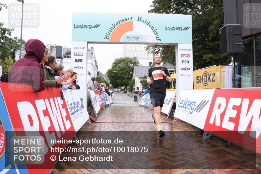 30.08.2026 - Blankeneser Heldenlauf Lena Gebhardt http://msf.ph/oto/10018075 30.08.2026 09:26:09 Ziel 3667, 3698 meine-sportfotos.de