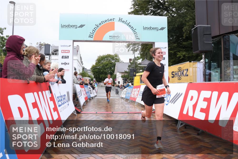 30.08.2026 - Blankeneser Heldenlauf Lena Gebhardt http://msf.ph/oto/10018091 30.08.2026 09:26:28 Ziel 3641, 3645 meine-sportfotos.de