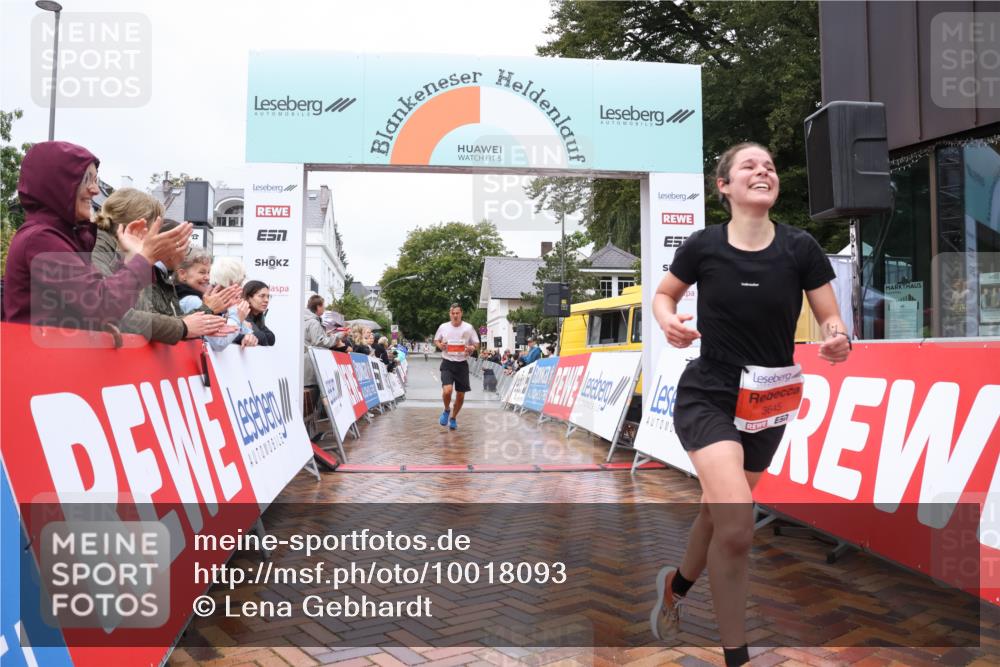 30.08.2026 - Blankeneser Heldenlauf Lena Gebhardt http://msf.ph/oto/10018093 30.08.2026 09:26:29 Ziel 3641, 3645 meine-sportfotos.de