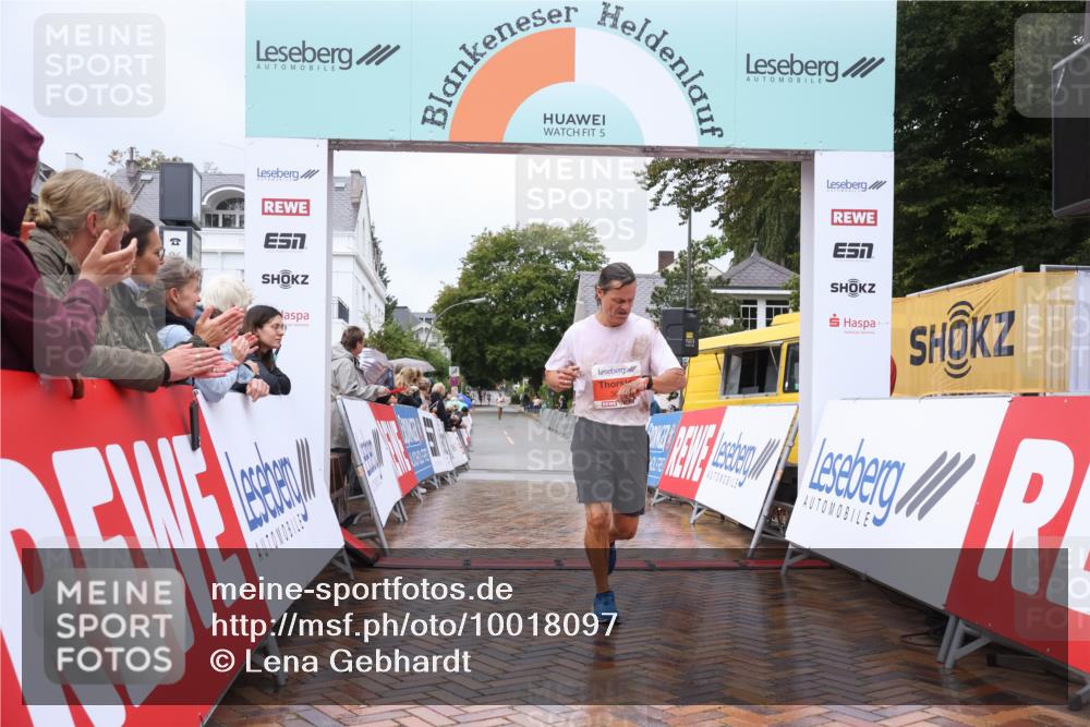 30.08.2026 - Blankeneser Heldenlauf Lena Gebhardt http://msf.ph/oto/10018097 30.08.2026 09:26:30 Ziel 3641, 3645 meine-sportfotos.de