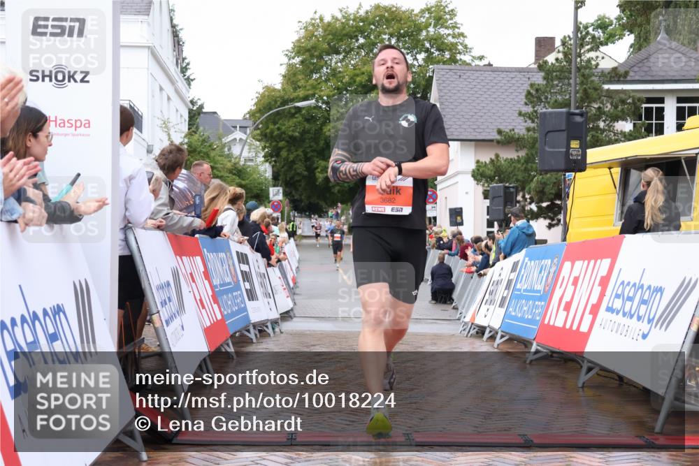 30.08.2026 - Blankeneser Heldenlauf Lena Gebhardt http://msf.ph/oto/10018224 30.08.2026 09:28:24 Ziel 1380, 3581, 3638, 3682 meine-sportfotos.de