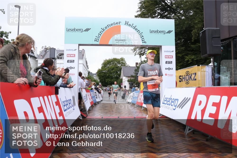 30.08.2026 - Blankeneser Heldenlauf Lena Gebhardt http://msf.ph/oto/10018236 30.08.2026 09:28:29 Ziel 3535, 3581, 3638, 3682 meine-sportfotos.de