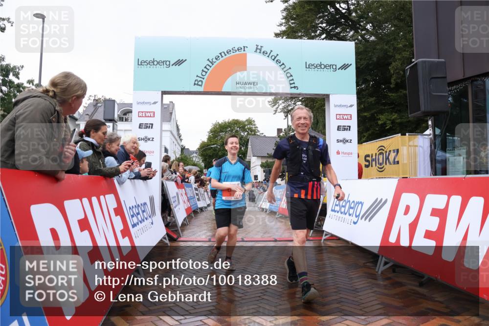 30.08.2026 - Blankeneser Heldenlauf Lena Gebhardt http://msf.ph/oto/10018388 30.08.2026 09:30:25 Ziel 3533, 3577, 3606 meine-sportfotos.de