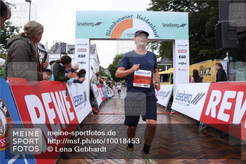 30.08.2026 - Blankeneser Heldenlauf Lena Gebhardt http://msf.ph/oto/10018453 30.08.2026 09:31:01 Ziel 3544, 3610, 3612 meine-sportfotos.de