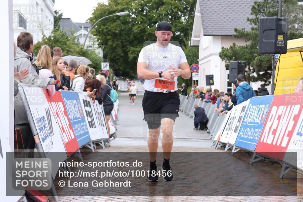 30.08.2026 - Blankeneser Heldenlauf Lena Gebhardt http://msf.ph/oto/10018456 30.08.2026 09:31:05 Ziel 3610, 3612 meine-sportfotos.de