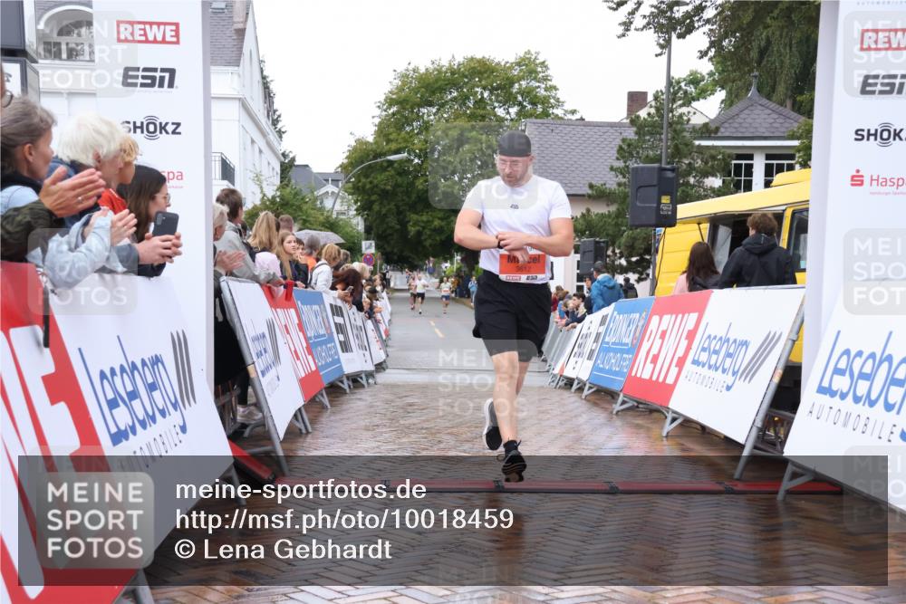 30.08.2026 - Blankeneser Heldenlauf Lena Gebhardt http://msf.ph/oto/10018459 30.08.2026 09:31:05 Ziel 3610, 3612 meine-sportfotos.de