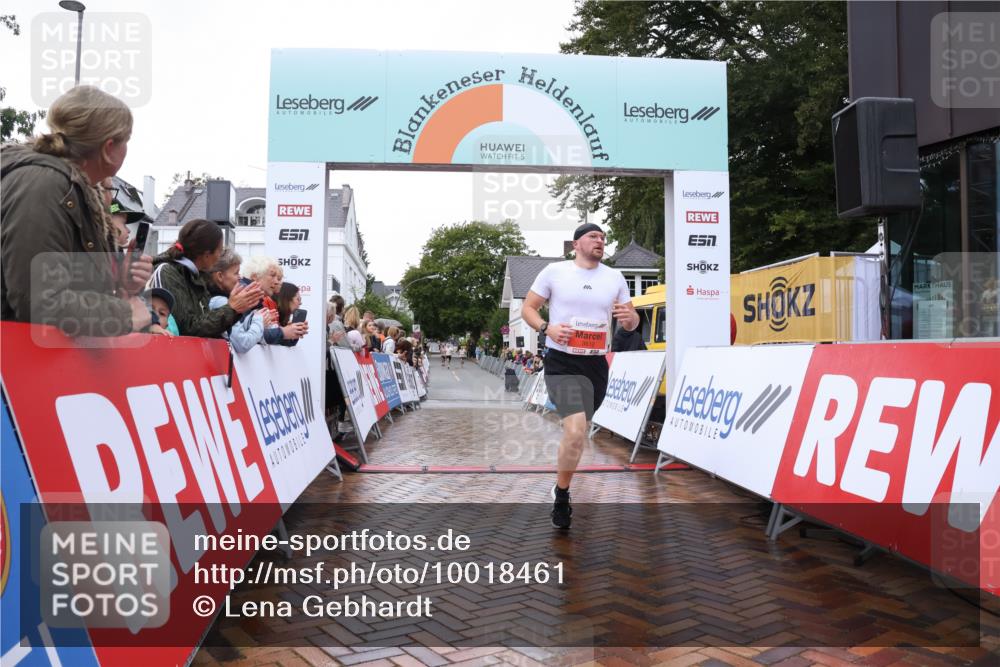 30.08.2026 - Blankeneser Heldenlauf Lena Gebhardt http://msf.ph/oto/10018461 30.08.2026 09:31:06 Ziel 3610, 3612 meine-sportfotos.de