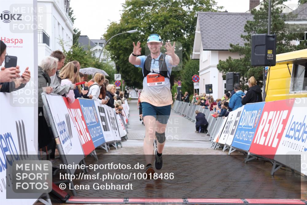 30.08.2026 - Blankeneser Heldenlauf Lena Gebhardt http://msf.ph/oto/10018486 30.08.2026 09:31:35 Ziel 1597, 3530, 3594 meine-sportfotos.de