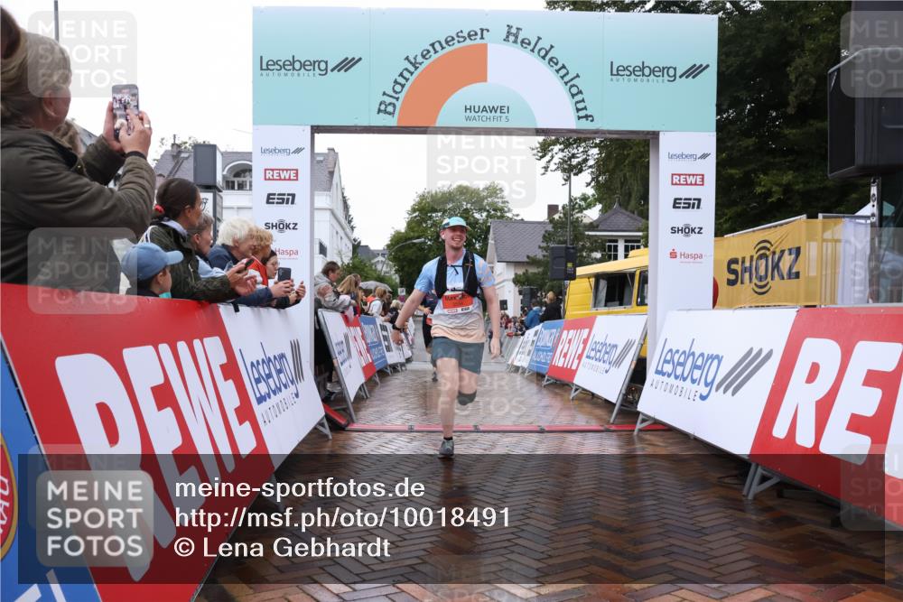 30.08.2026 - Blankeneser Heldenlauf Lena Gebhardt http://msf.ph/oto/10018491 30.08.2026 09:31:36 Ziel 1597, 3530, 3594 meine-sportfotos.de