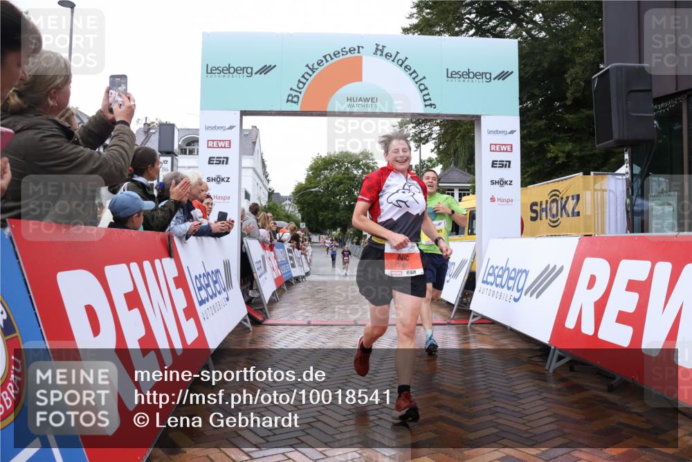 30.08.2026 - Blankeneser Heldenlauf Lena Gebhardt http://msf.ph/oto/10018541 30.08.2026 09:31:52 Ziel 1645, 3598, 3707 meine-sportfotos.de