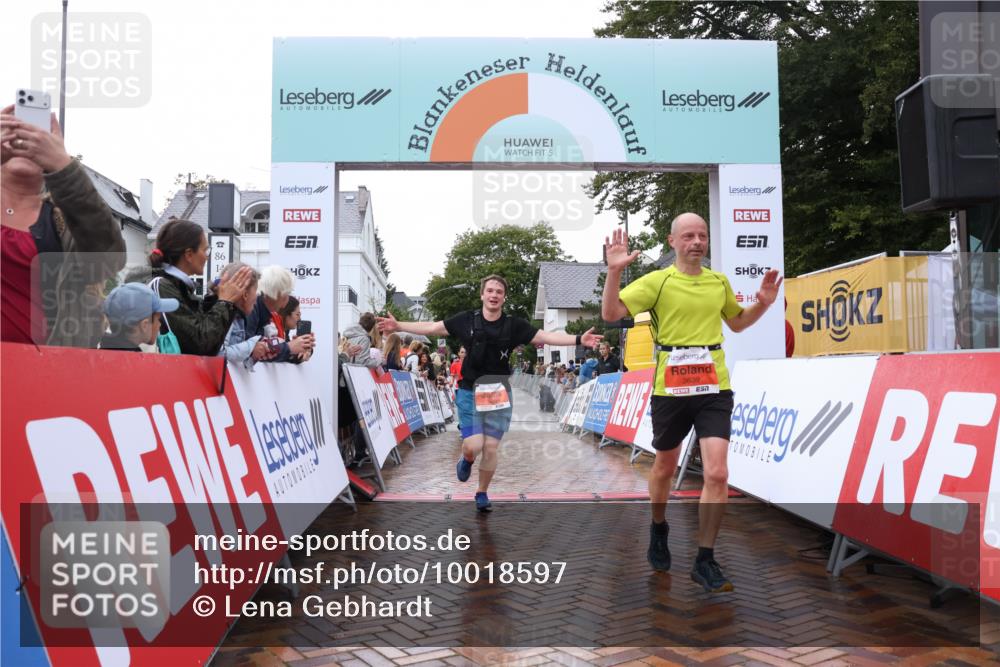 30.08.2026 - Blankeneser Heldenlauf Lena Gebhardt http://msf.ph/oto/10018597 30.08.2026 09:32:22 Ziel 3618, 3639, 3691 meine-sportfotos.de
