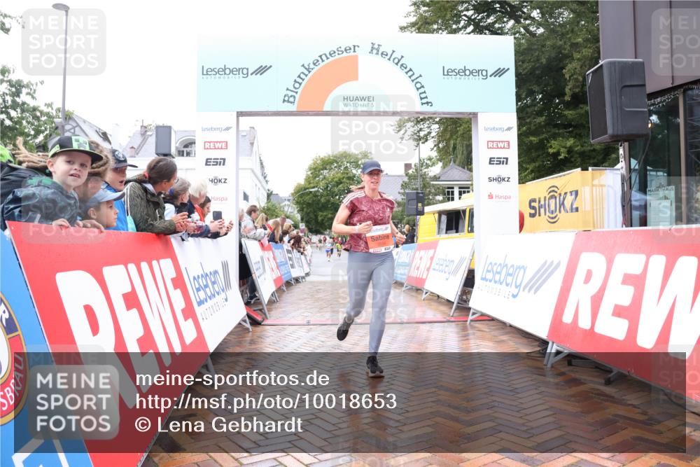 30.08.2026 - Blankeneser Heldenlauf Lena Gebhardt http://msf.ph/oto/10018653 30.08.2026 09:32:48 Ziel 1439, 3536, 3554 meine-sportfotos.de