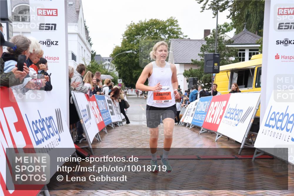 30.08.2026 - Blankeneser Heldenlauf Lena Gebhardt http://msf.ph/oto/10018719 30.08.2026 09:33:12 Ziel 1022, 3513, 3595, 3732 meine-sportfotos.de