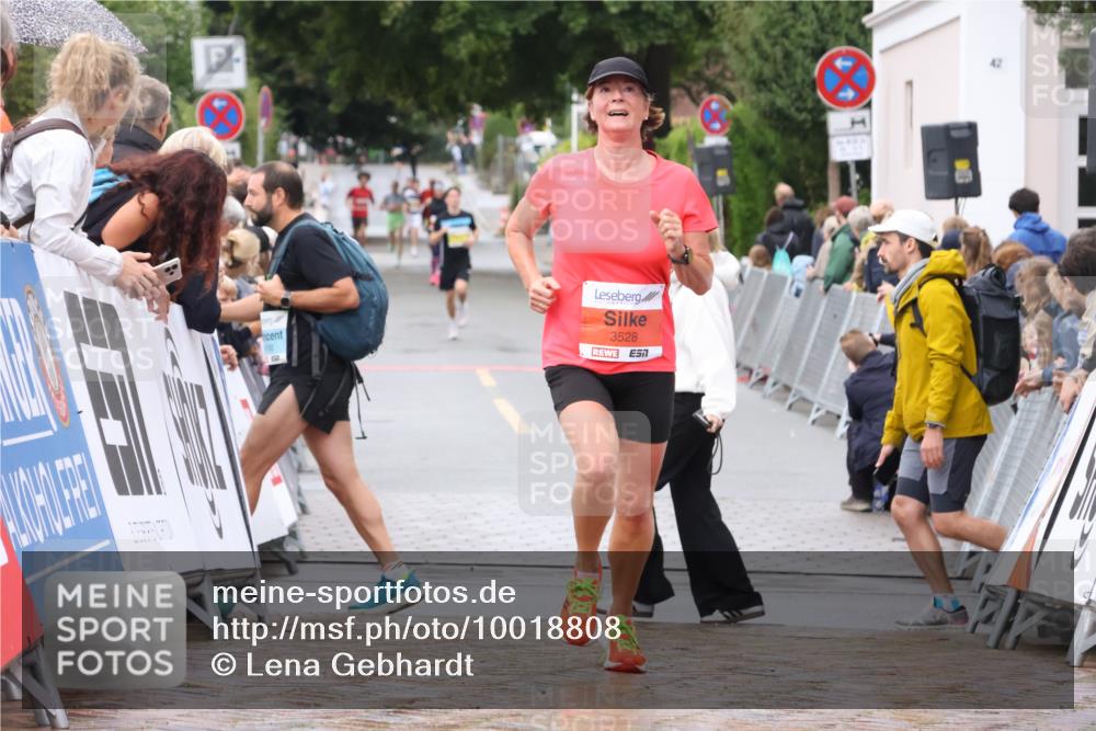 30.08.2026 - Blankeneser Heldenlauf Lena Gebhardt http://msf.ph/oto/10018808 30.08.2026 09:34:05 Ziel 1373, 3528 meine-sportfotos.de