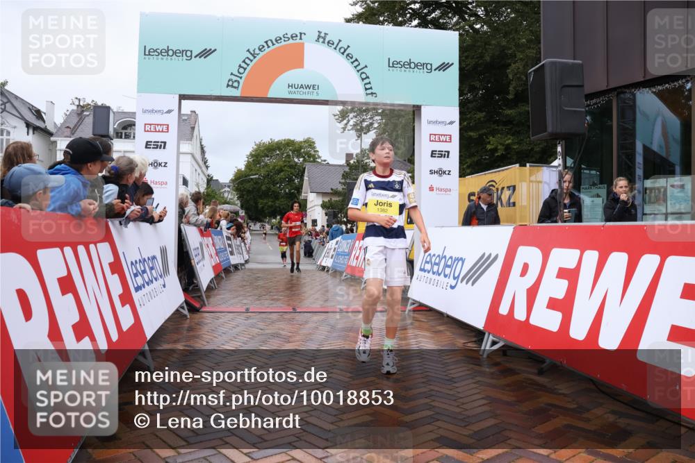 30.08.2026 - Blankeneser Heldenlauf Lena Gebhardt http://msf.ph/oto/10018853 30.08.2026 09:34:29 Ziel 1382, 1800, 3636, 3702 meine-sportfotos.de