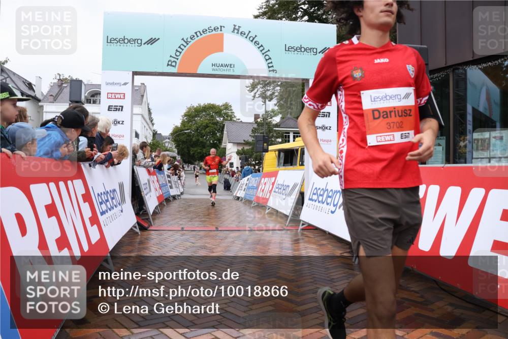 30.08.2026 - Blankeneser Heldenlauf Lena Gebhardt http://msf.ph/oto/10018866 30.08.2026 09:34:33 Ziel 1382, 1800, 3636, 3702, 3722 meine-sportfotos.de