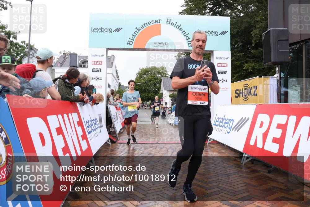 30.08.2026 - Blankeneser Heldenlauf Lena Gebhardt http://msf.ph/oto/10018912 30.08.2026 09:34:59 Ziel 1535, 1542, 1762, 3646 meine-sportfotos.de