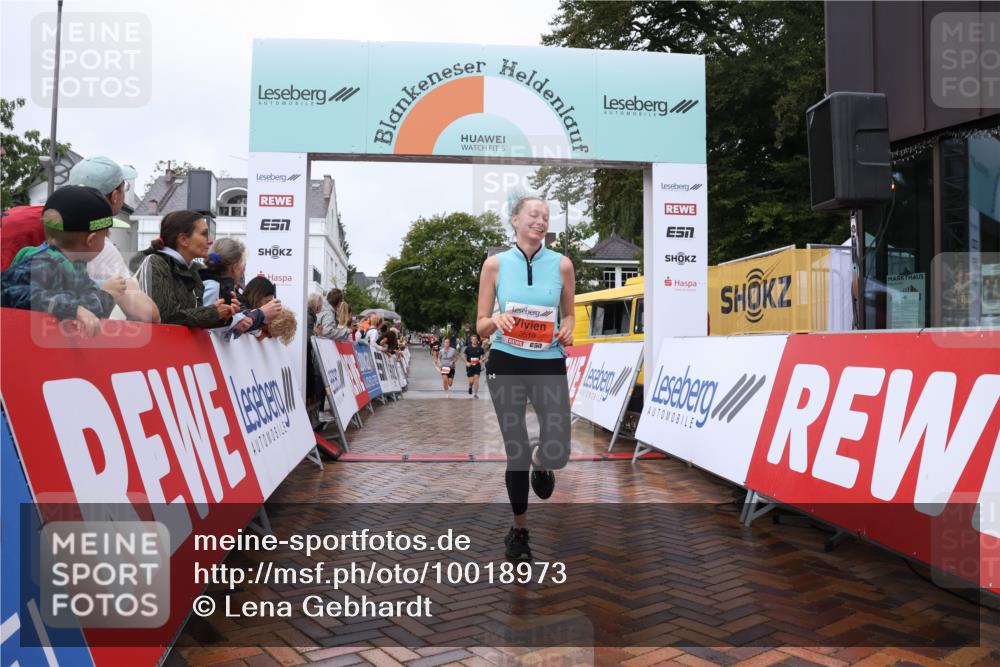 30.08.2026 - Blankeneser Heldenlauf Lena Gebhardt http://msf.ph/oto/10018973 30.08.2026 09:35:34 Ziel 3519, 3578, 3579, 3686, 3687 meine-sportfotos.de
