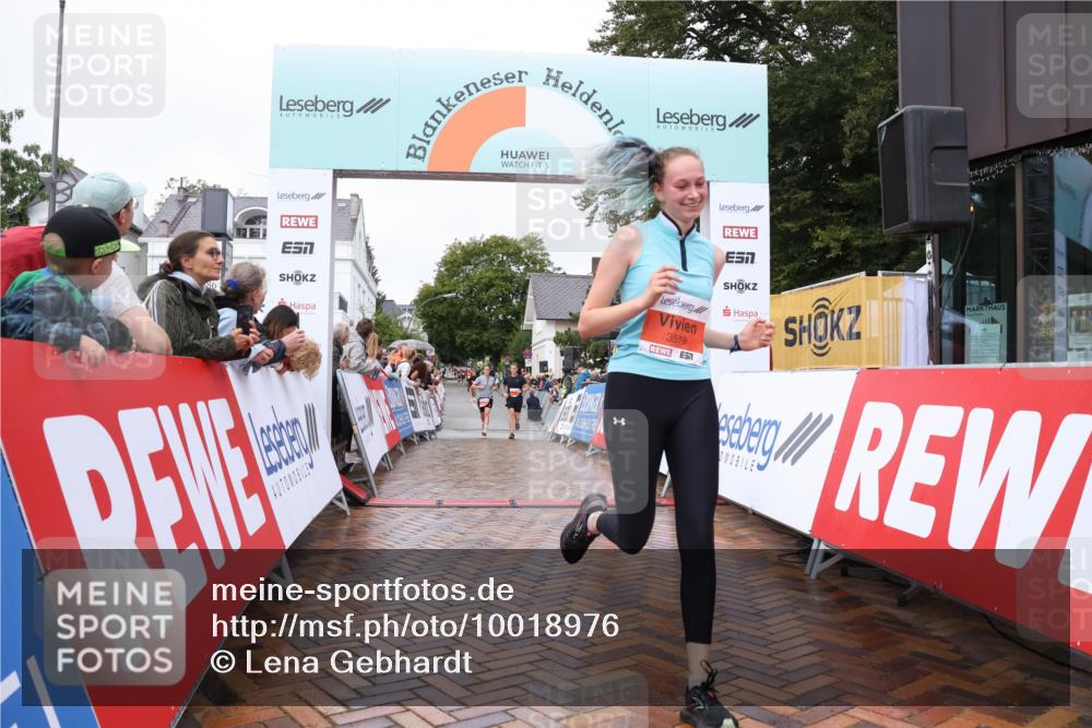 30.08.2026 - Blankeneser Heldenlauf Lena Gebhardt http://msf.ph/oto/10018976 30.08.2026 09:35:34 Ziel 3519, 3578, 3579, 3686, 3687 meine-sportfotos.de