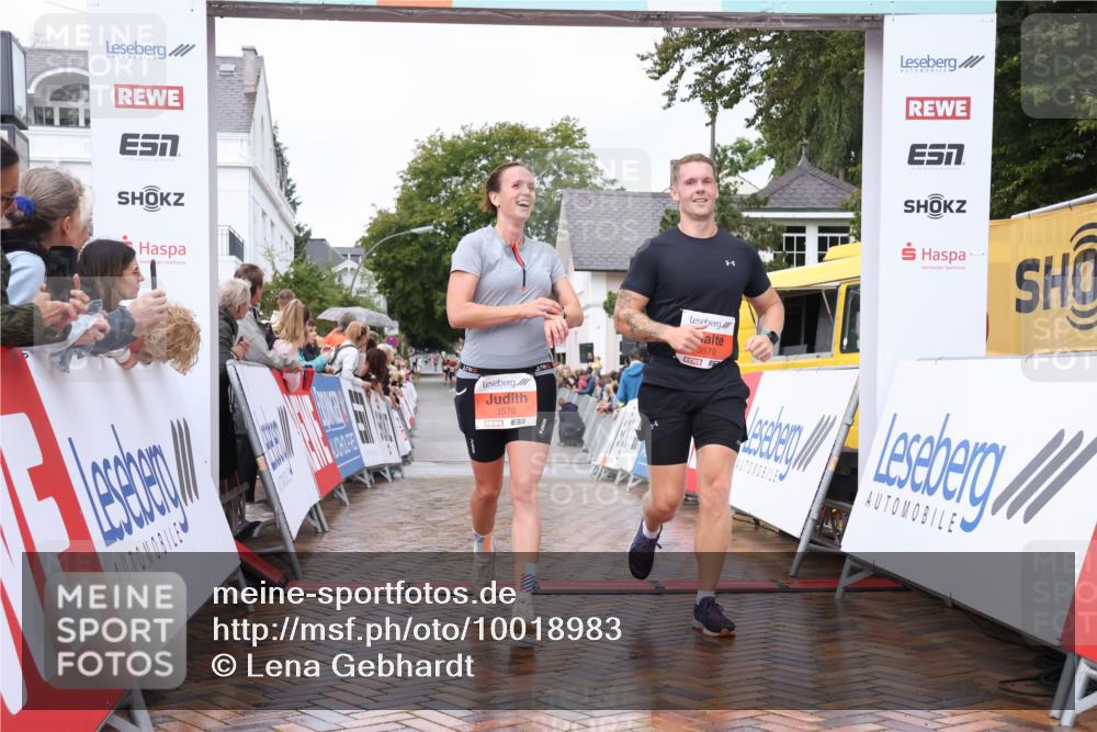 30.08.2026 - Blankeneser Heldenlauf Lena Gebhardt http://msf.ph/oto/10018983 30.08.2026 09:35:39 Ziel 3519, 3578, 3579 meine-sportfotos.de