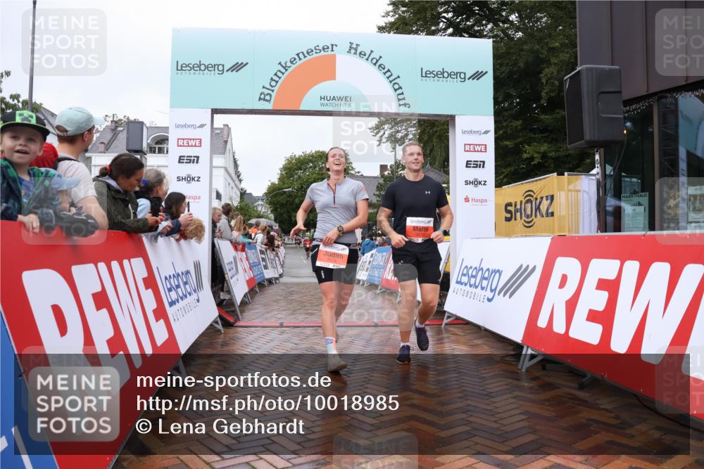 30.08.2026 - Blankeneser Heldenlauf Lena Gebhardt http://msf.ph/oto/10018985 30.08.2026 09:35:39 Ziel 3519, 3578, 3579 meine-sportfotos.de