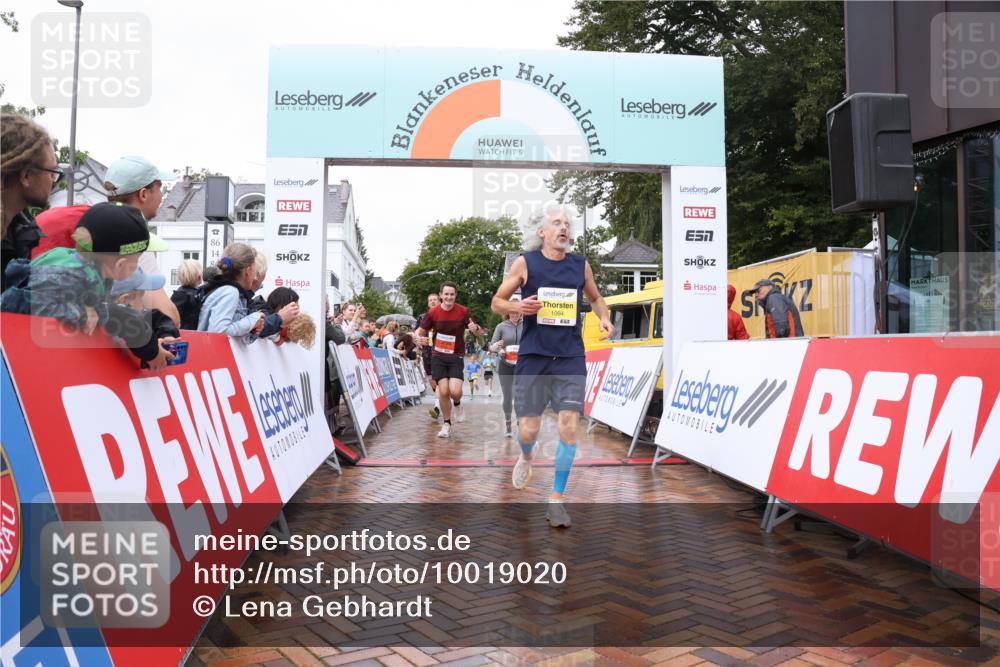 30.08.2026 - Blankeneser Heldenlauf Lena Gebhardt http://msf.ph/oto/10019020 30.08.2026 09:35:56 Ziel 1083, 1087, 1094, 1294, 1474, 1585, 3566, 3720 meine-sportfotos.de