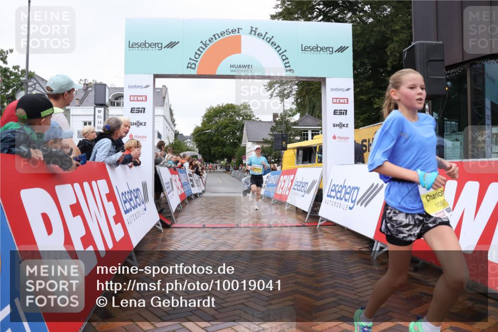 30.08.2026 - Blankeneser Heldenlauf Lena Gebhardt http://msf.ph/oto/10019041 30.08.2026 09:36:01 Ziel 1006, 1087, 1094, 1294, 1474, 1585, 3566, 3720 meine-sportfotos.de