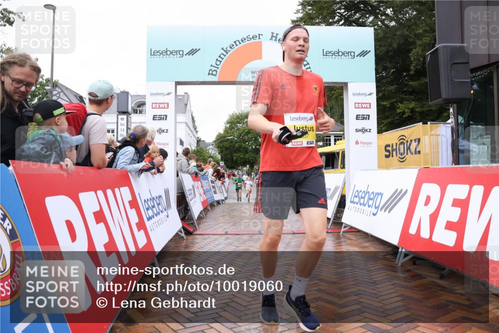 30.08.2026 - Blankeneser Heldenlauf Lena Gebhardt http://msf.ph/oto/10019060 30.08.2026 09:36:19 Ziel 1012, 1337, 3601, 3679, 3717 meine-sportfotos.de