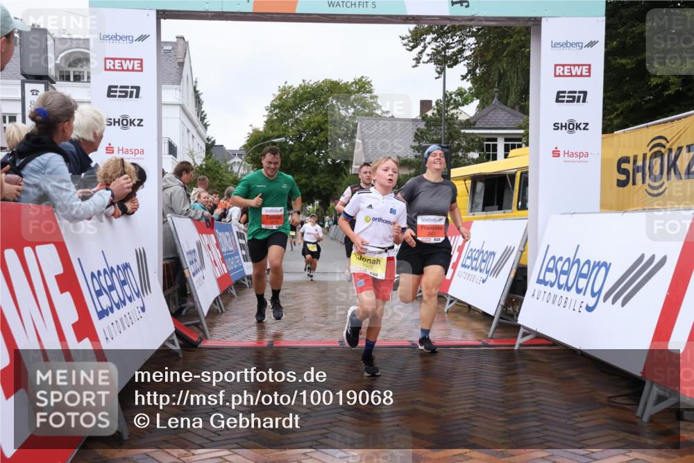 30.08.2026 - Blankeneser Heldenlauf Lena Gebhardt http://msf.ph/oto/10019068 30.08.2026 09:36:23 Ziel 1012, 1337, 1492, 1527, 3601, 3679, 3717 meine-sportfotos.de