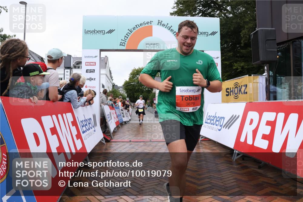 30.08.2026 - Blankeneser Heldenlauf Lena Gebhardt http://msf.ph/oto/10019079 30.08.2026 09:36:25 Ziel 1012, 1337, 1492, 1527, 3601, 3679, 3717 meine-sportfotos.de