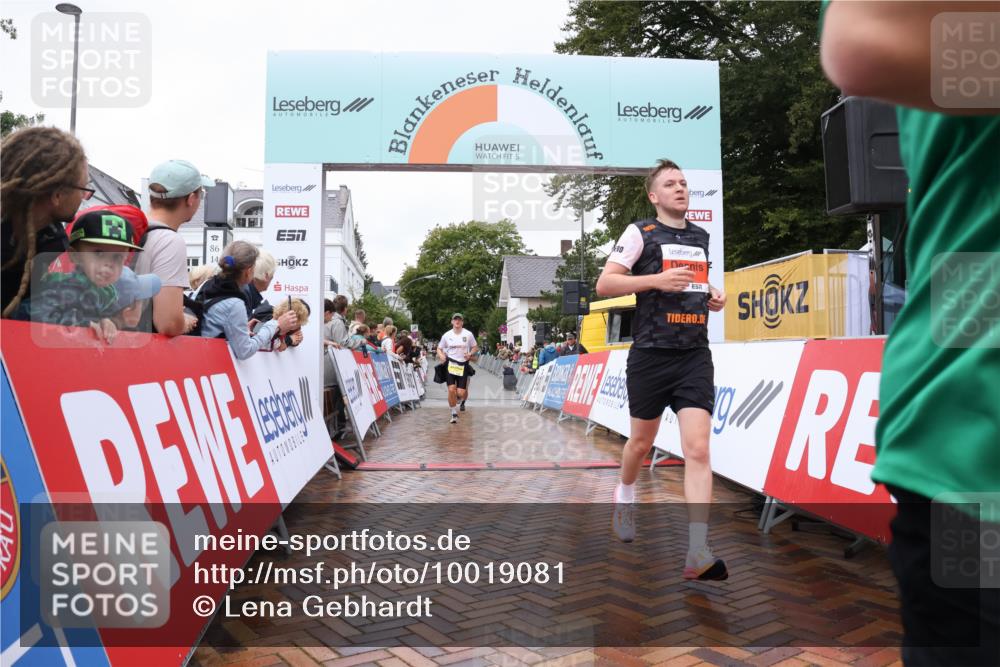 30.08.2026 - Blankeneser Heldenlauf Lena Gebhardt http://msf.ph/oto/10019081 30.08.2026 09:36:25 Ziel 1012, 1337, 1492, 1527, 3601, 3679, 3717 meine-sportfotos.de