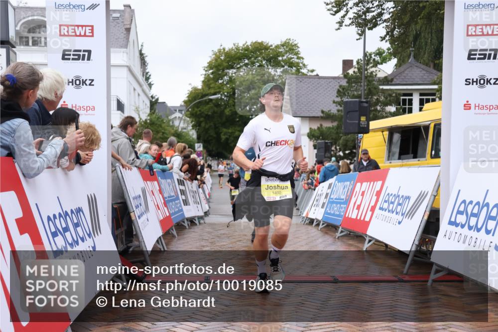 30.08.2026 - Blankeneser Heldenlauf Lena Gebhardt http://msf.ph/oto/10019085 30.08.2026 09:36:27 Ziel 1012, 1492, 1527, 3601, 3679, 3717 meine-sportfotos.de