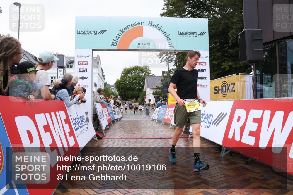 30.08.2026 - Blankeneser Heldenlauf Lena Gebhardt http://msf.ph/oto/10019106 30.08.2026 09:36:34 Ziel 1492, 1527, 1760 meine-sportfotos.de