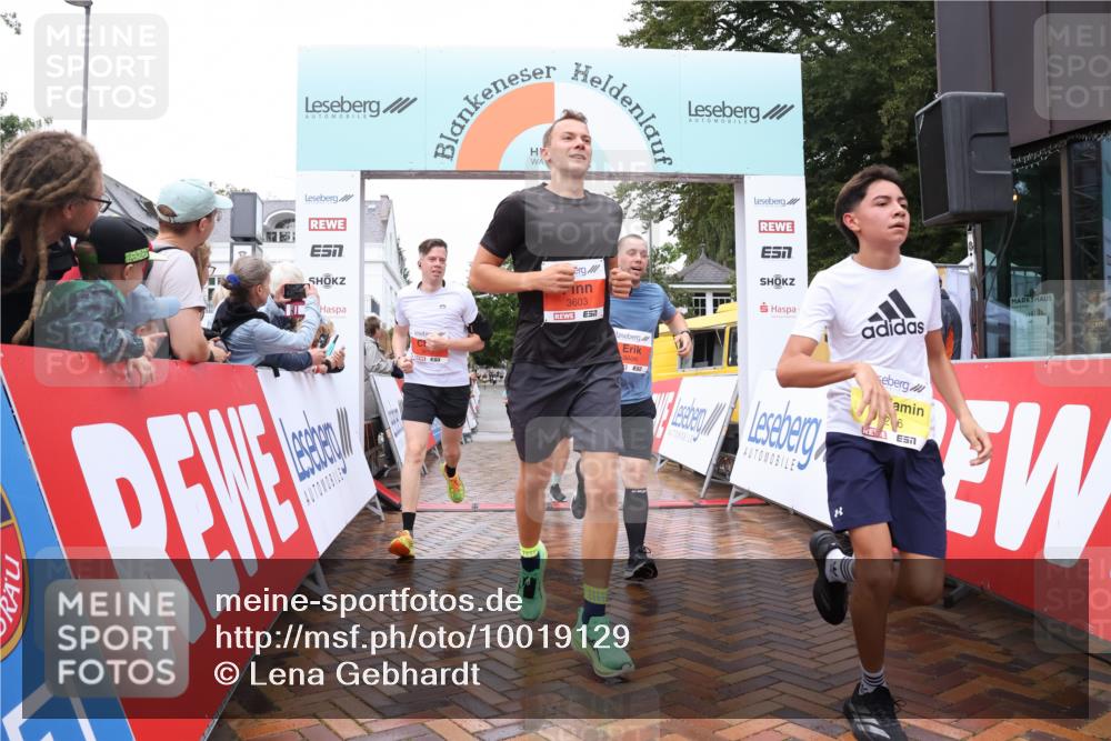 30.08.2026 - Blankeneser Heldenlauf Lena Gebhardt http://msf.ph/oto/10019129 30.08.2026 09:36:42 Ziel 1106, 1266, 1595, 1782, 3603, 3608, 3611, 3651, 3652 meine-sportfotos.de