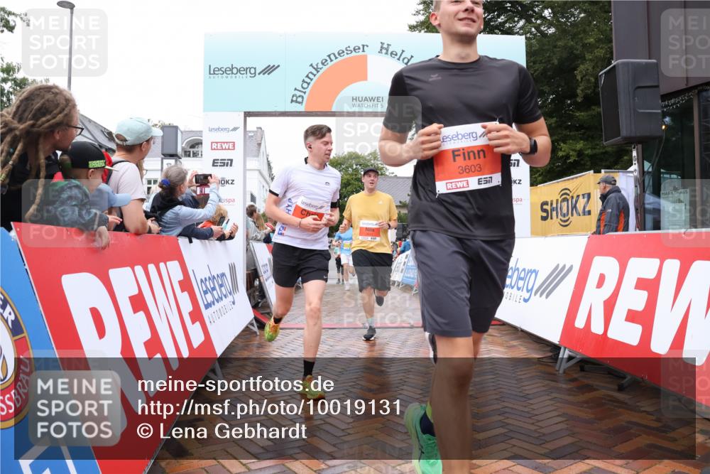 30.08.2026 - Blankeneser Heldenlauf Lena Gebhardt http://msf.ph/oto/10019131 30.08.2026 09:36:42 Ziel 1106, 1266, 1595, 1782, 3603, 3608, 3611, 3651, 3652 meine-sportfotos.de