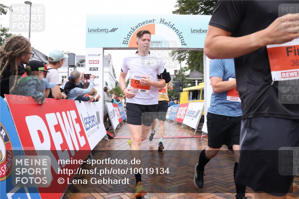 30.08.2026 - Blankeneser Heldenlauf Lena Gebhardt http://msf.ph/oto/10019134 30.08.2026 09:36:43 Ziel 1106, 1266, 1595, 1782, 3603, 3608, 3611, 3651, 3652 meine-sportfotos.de